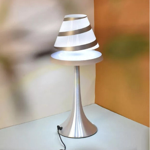 Lampe en lévitation...