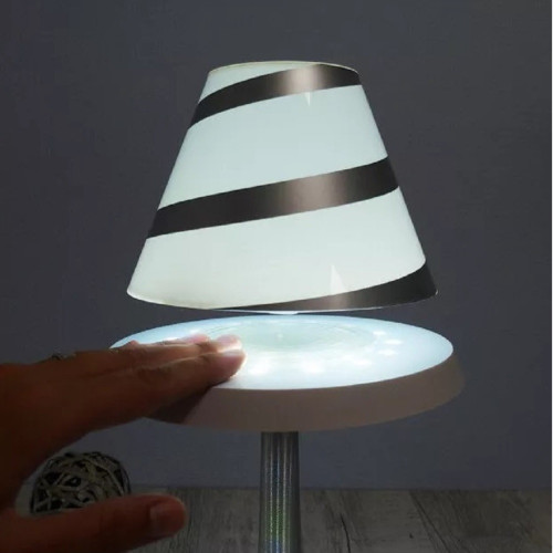 Lampe en lévitation...