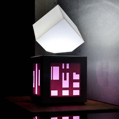 Lampe en lévitation avec...