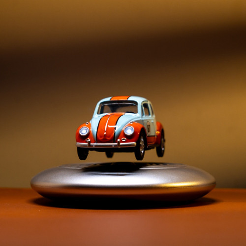 Voiture miniature rétro en...